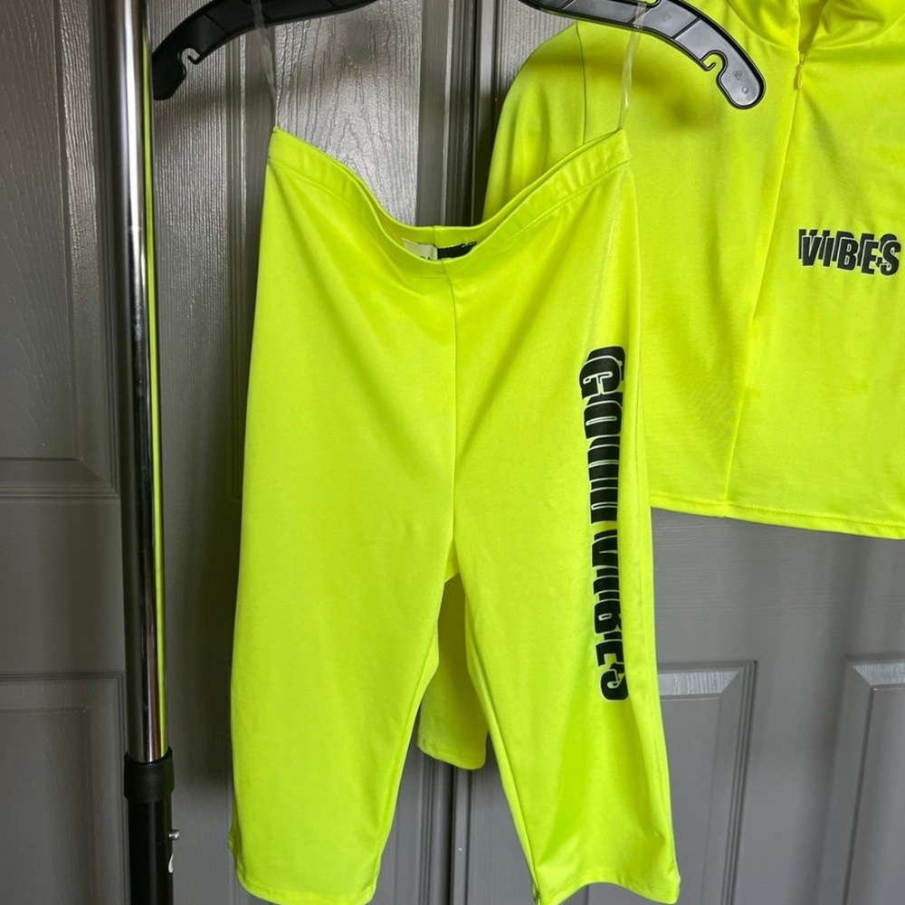Matching set - Picture 2 of 8